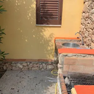 Casa vacanze Maveda, Un Dammuso Immerso Nel Verde, Lampedusa